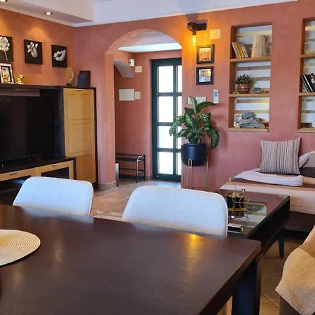 Gacina Apartment Grebastica
