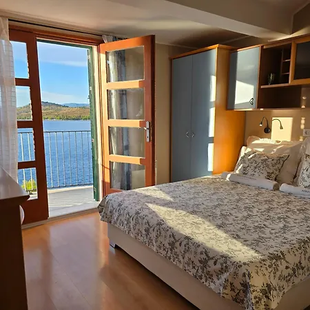 Gacina Apartment Grebastica